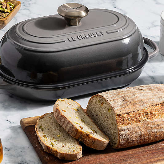 Le Creuset ® Signature Oval 11.5" Oyster Bread Oven