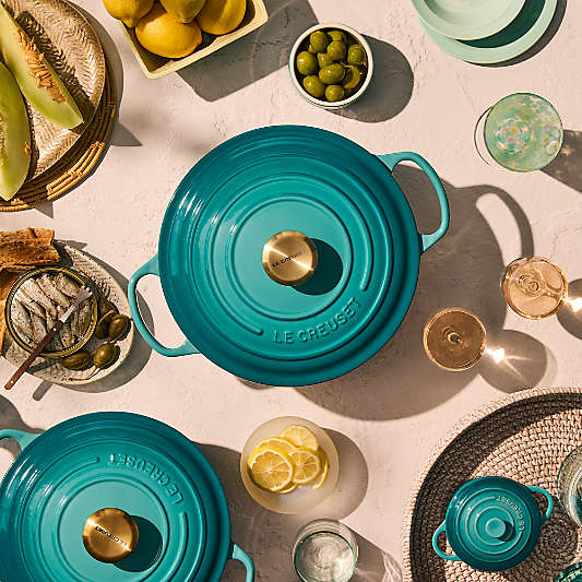 Le Creuset ® Signature 5.3 Liter/5.5 Qt. Bleu Riviera Enameled Cast Iron Round Dutch Oven