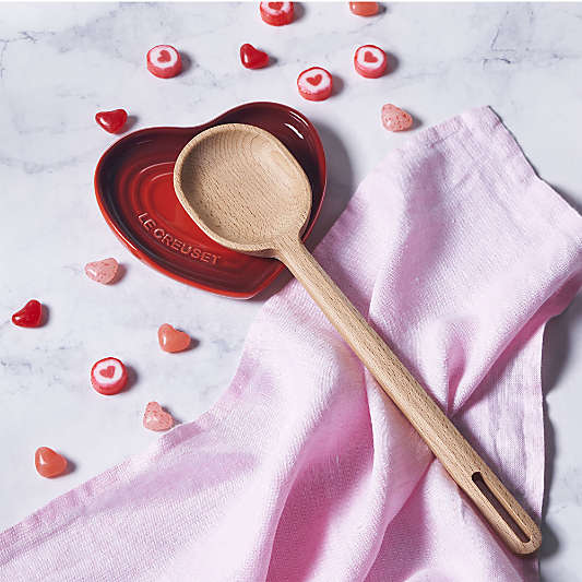 Le Creuset ® Cerise Stoneware Heart Spoon Rest