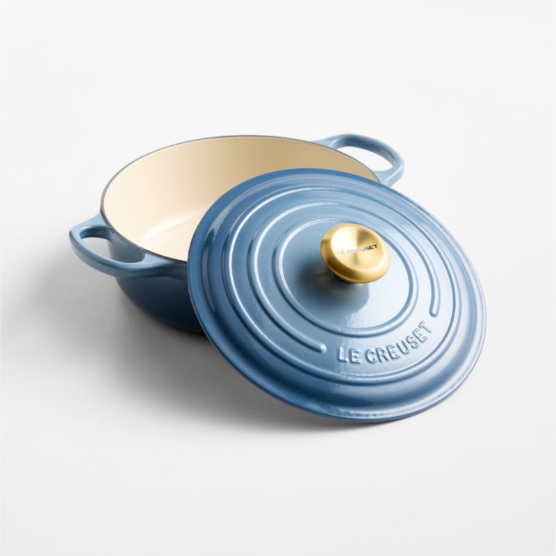 Le Creuset ® Signature 3.5-Qt. Chambray Enameled Cast Iron Round Wide Dutch Oven - image 2 of 4