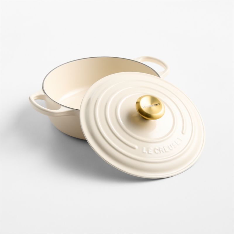 Le Creuset ® Signature 3.5-Qt. Cream Enameled Cast Iron Round Wide Dutch Oven - image 1 of 4