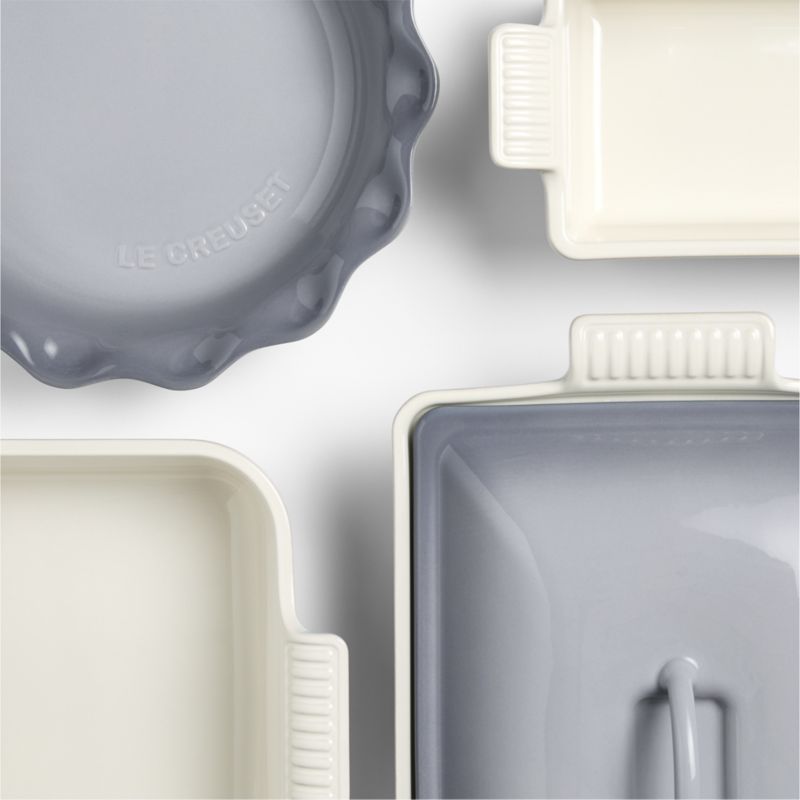 Le Creuset ® Heritage 9" Chateau Stoneware Pie Dish with Fluted Rim - image 1 of 6