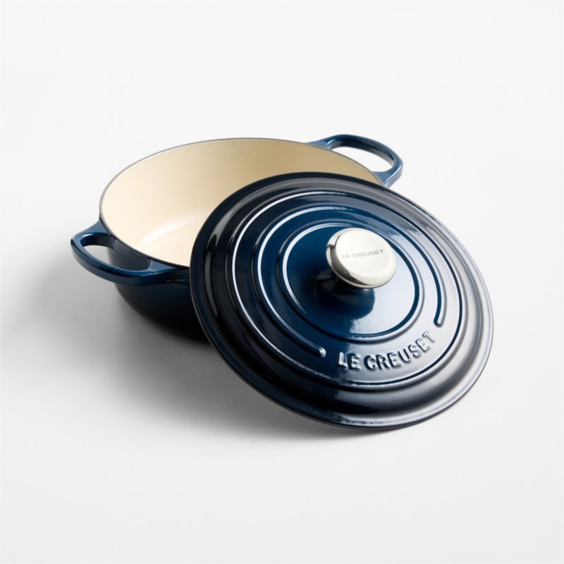 Le Creuset ® Signature 3.5-Qt. Nuit Enameled Cast Iron Round Wide Dutch Oven - image 2 of 5