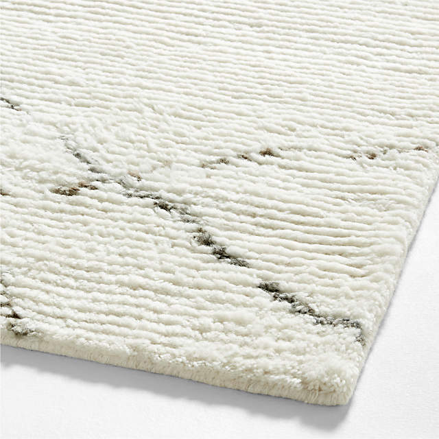 Macon Ivory Chenille Rug 12x18 Swatch