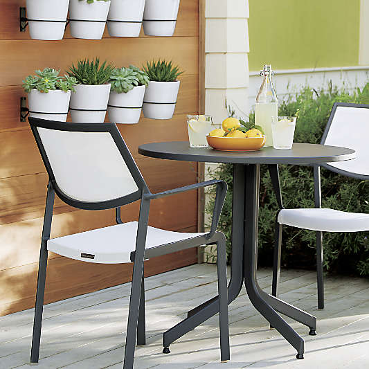 Lanai 31.5" Round Fliptop Outdoor Dining Table