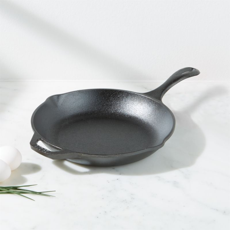 Lodge 10 Inch Cast Iron Chef Skillet. Pre-Seasoned Cast Iron Pan with  Sloped Edges for Sautes and Stir Fry.