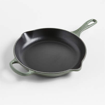 https://cb.scene7.com/is/image/Crate/LeCreu10p25SgSkilletThySSF23/$web_pdp_carousel_med$/230825104334/le-creuset-10.25-signature-skillet-thyme.jpg