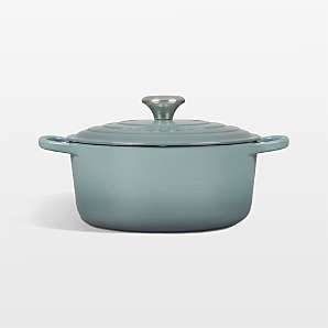 dutch oven, le cruset, french enamelwares, contemporary kitchens, cookware  design, new dutch oven, staub, lasagna pan, France, pots and pan, review,  best, large, small, round, oval, cast iron, lodge, cookware, enamelware,  sale
