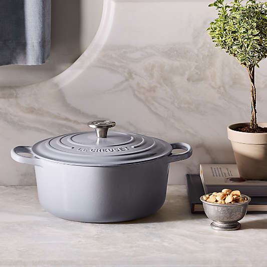 Le Creuset ® Signature 4.5-Qt. Chateau Enameled Cast Round Dutch Oven