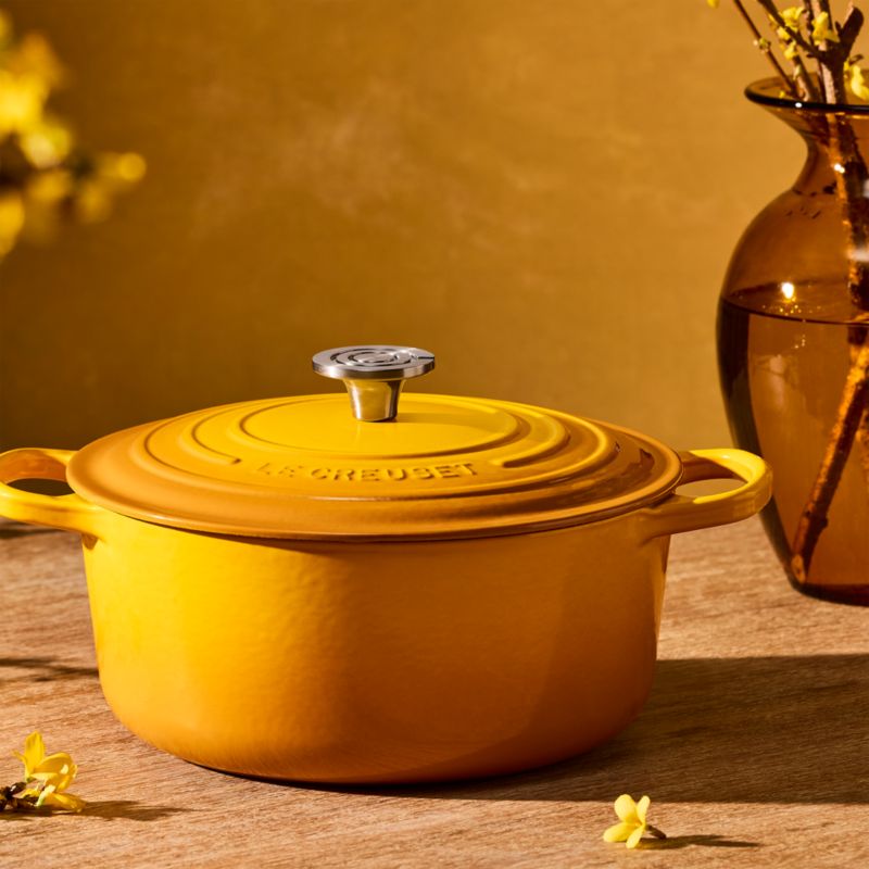 Le Creuset ® Signature 4.5-Qt. Nectar Enameled Cast Iron Round Dutch Oven - image 2 of 13