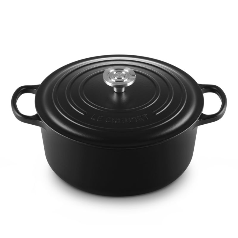 Le Creuset ® Signature 7.25-Qt. Licorice Black Enameled Cast Iron Dutch Oven - image 1 of 11