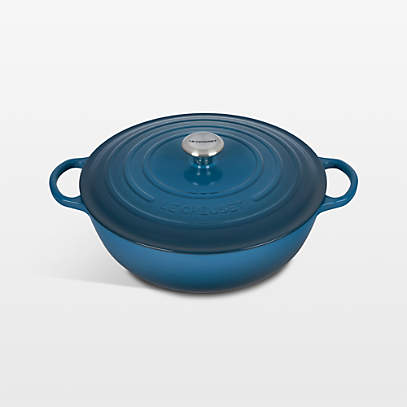 https://cb.scene7.com/is/image/Crate/LeCreu7p5ECIChfOvDTSSS23_VND/$web_pdp_main_carousel_low$/230324155254/le-creuset-signature-7.5-qt.-deep-teal-enameled-cast-iron-chef-oven.jpg