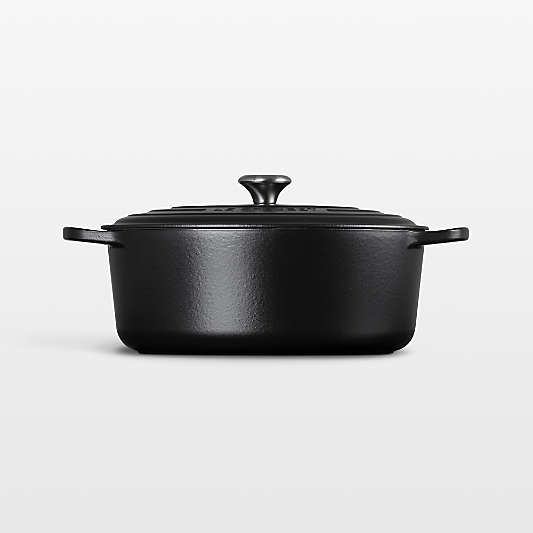 Le Creuset Signature ® 8-Qt. Licorice Enameled Cast Iron Oval Dutch Oven