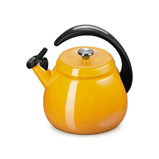 Le Creuset ® Signature Cloche 2.2-Qt. Nectar Whistling Tea Kettle
