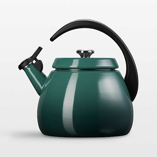 Le Creuset ® Signature Cloche 2.2-Qt. Artichaut Whistling Tea Kettle