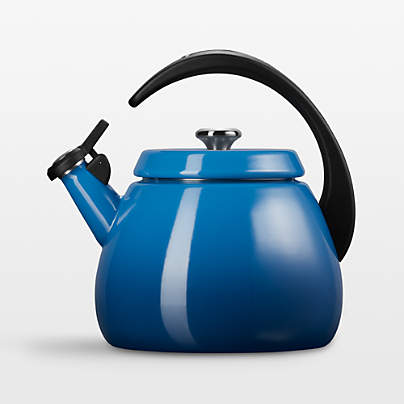 Le Creuset Signature Cloche 2.2-Qt. Marseille Whistling Tea Kettle