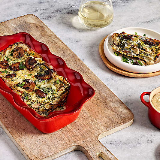 Le Creuset ® Heritage Cerise Fluted Ceramic Loaf Pan