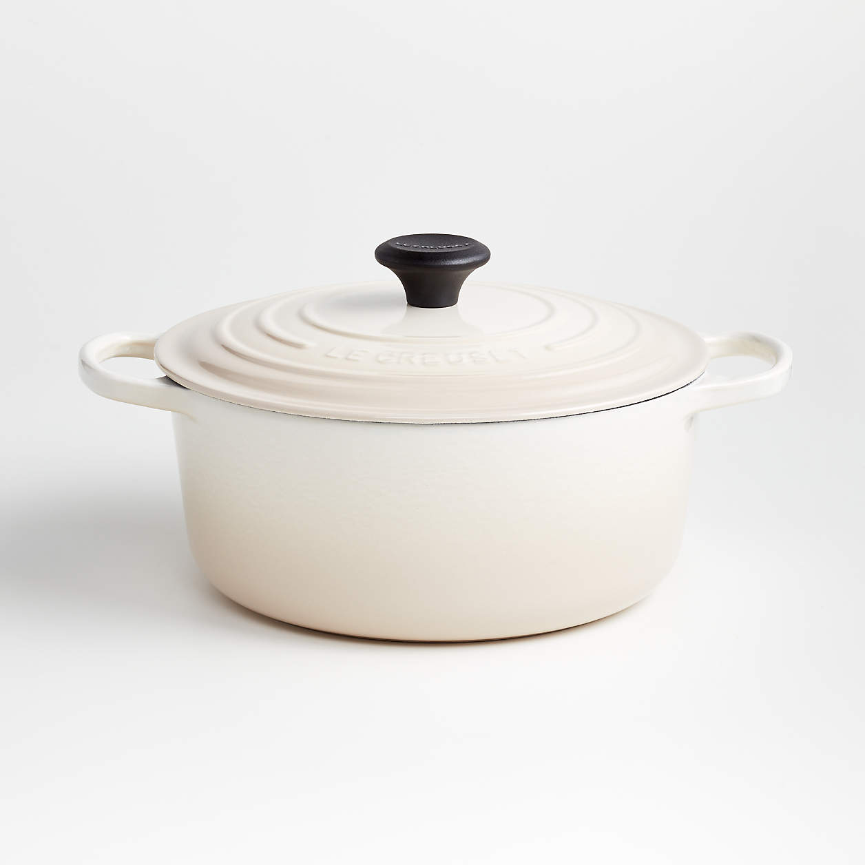 Le Creuset Meringue 5.3-Liter/5.5-Quart Dutch Oven | Crate & Barrel Canada