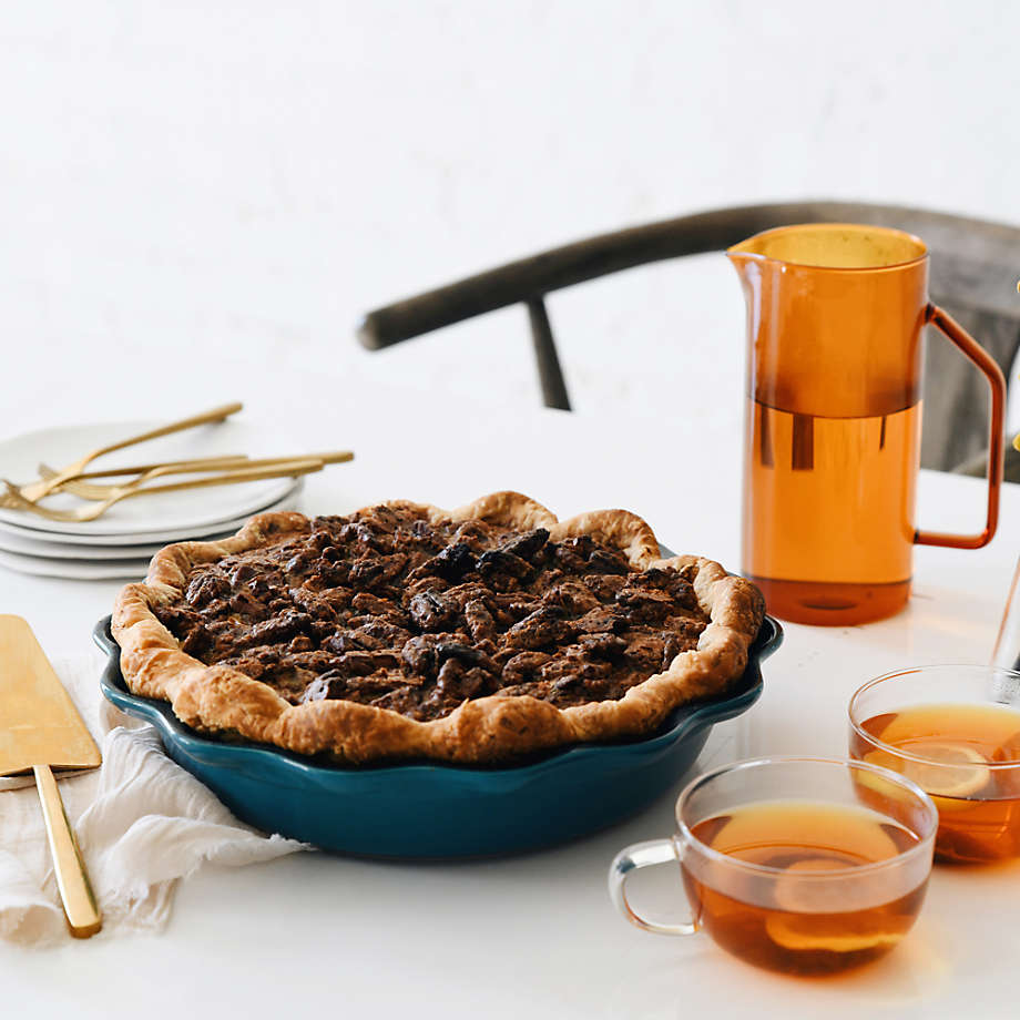 Le creuset hotsell apple pie dish