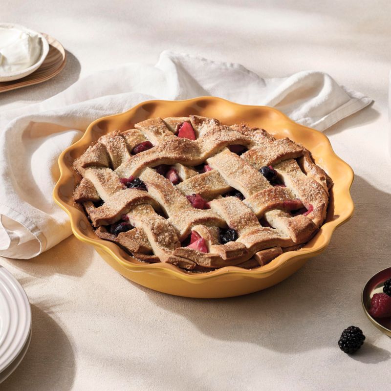 Le Creuset ® Heritage 9" Nectar Ceramic Pie Dish - image 1 of 6