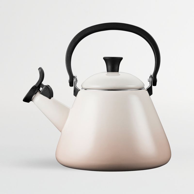 Le Creuset Meringue Kone Kettle