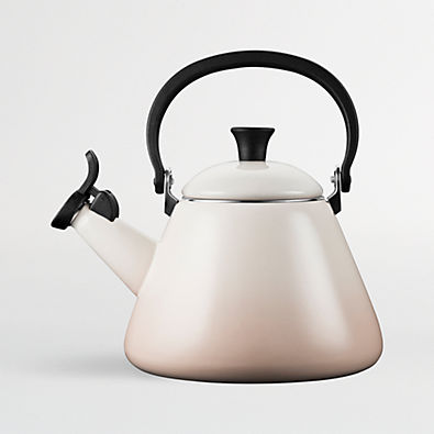 View Le Creuset Meringue Kone Kettle details