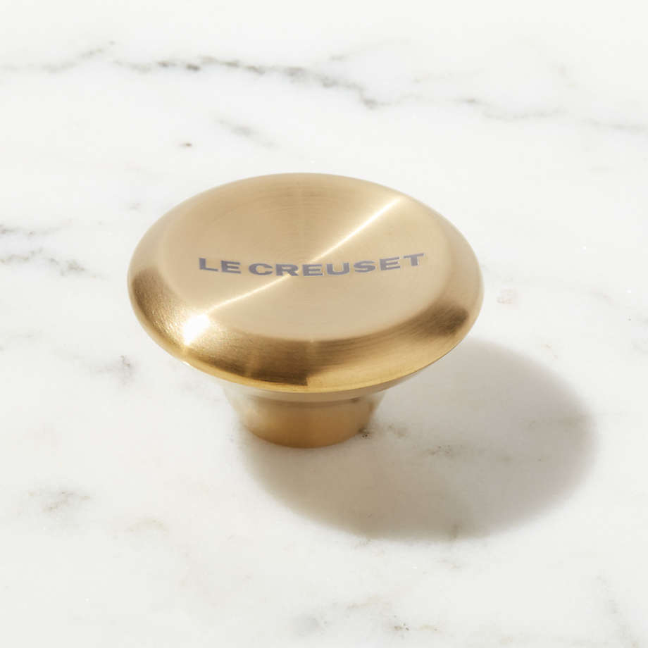 Le Creuset Signature Gold Knob - Medium – The Happy Cook