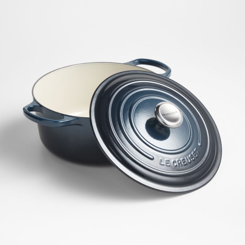 Le Creuset ® Signature 5.3L/5.5-Qt. Nuit Enameled Cast Iron Round Dutch Oven - image 7 of 12