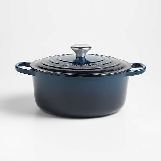 Le Creuset ® Signature 4.5-Qt./4.2L Nuit Enameled Cast Iron Round Dutch Oven