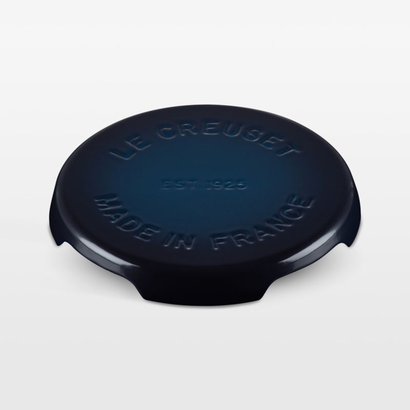 Le Creuset ® Nuit Enameled Cast Iron Signature Trivet