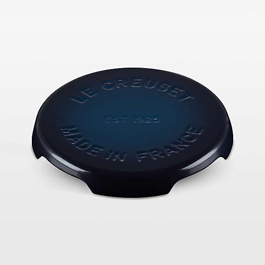 Le Creuset ® Nuit Enameled Cast Iron Signature Trivet