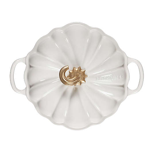 Le Creuset ® Signature 4-Qt. White Enameled Cast Iron Pumpkin Cocotte