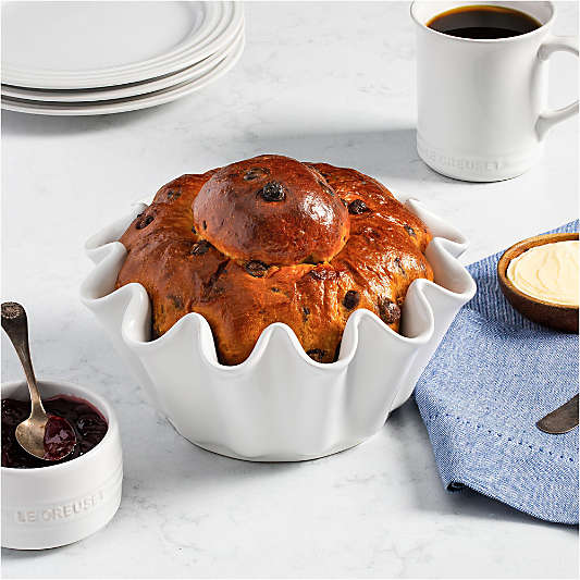 Le Creuset ® Heritage White Ruffle Ceramic Brioche Baker