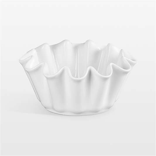 Le Creuset ® Heritage White Ruffle Ceramic Brioche Baker