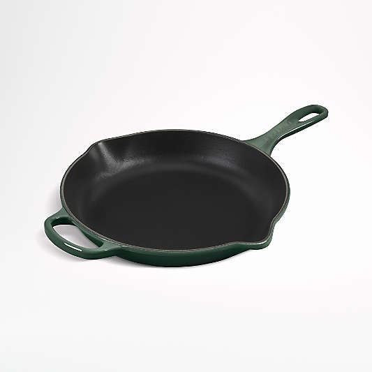 Le Creuset ® Signature 10.25"/26cm Artichaut Green Enameled Cast Iron Skillet