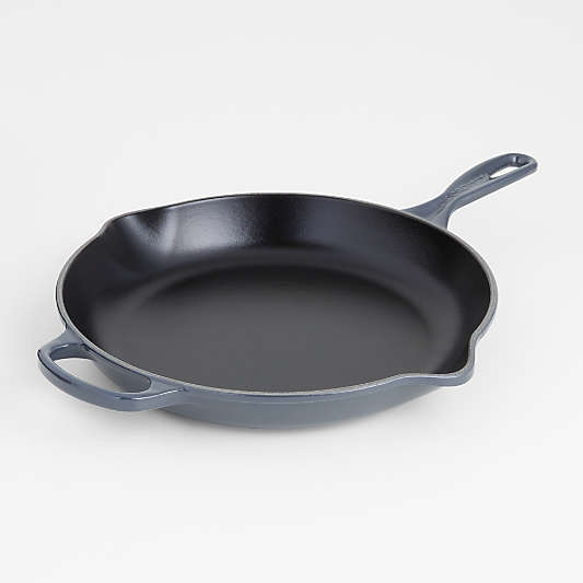 Le Creuset ® Signature Graphite 11.75" Skillet