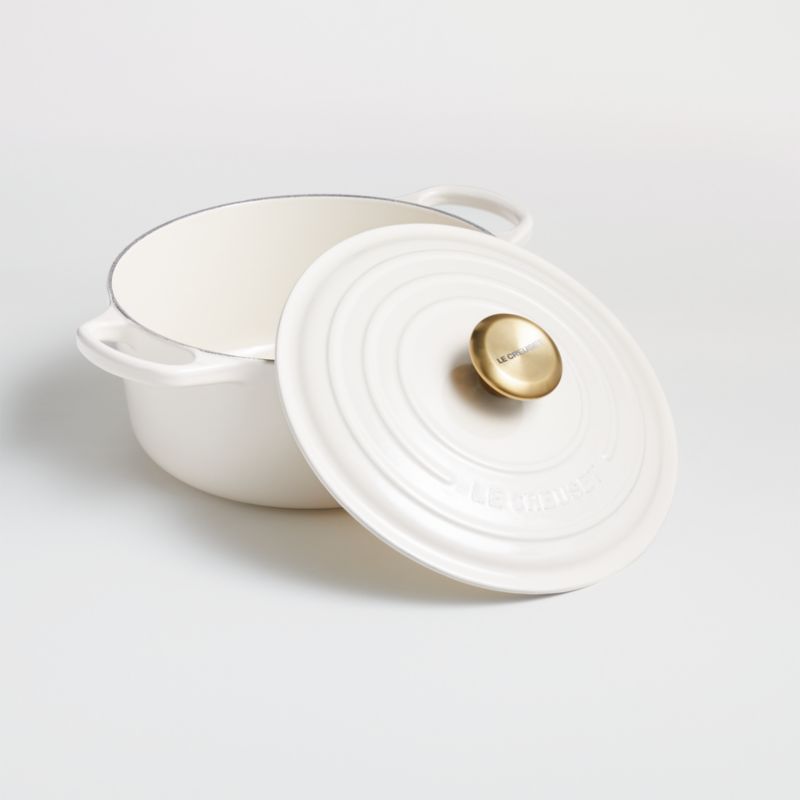 Le Creuset Signature Round 4.5-Qt. Cream Enameled Cast Iron Dutch Oven ...