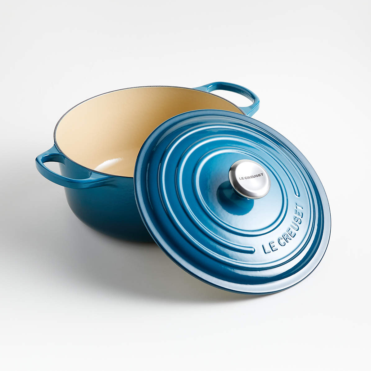Le Creuset Signature Round Dutch Oven, 5.5 Qt. Azure Blue Color