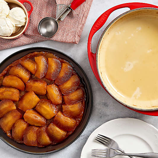 Le Creuset ® Heritage Traditional 2-Qt. Cerise Round Tarte Tatin Dish