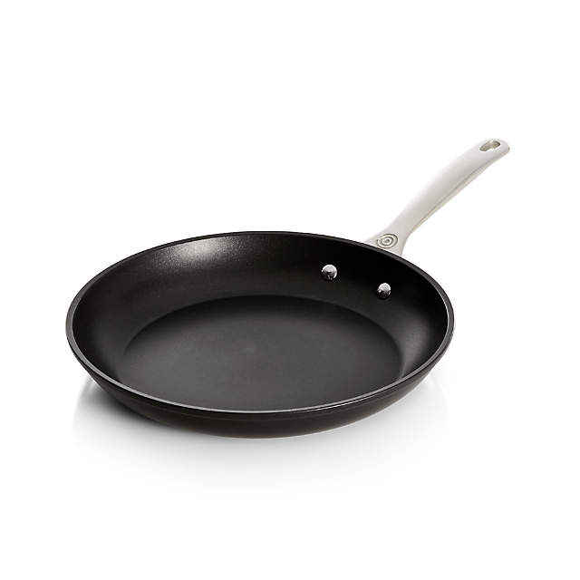 Le Creuset Toughened Non-Stick Bakeware Pizza Pan, Black