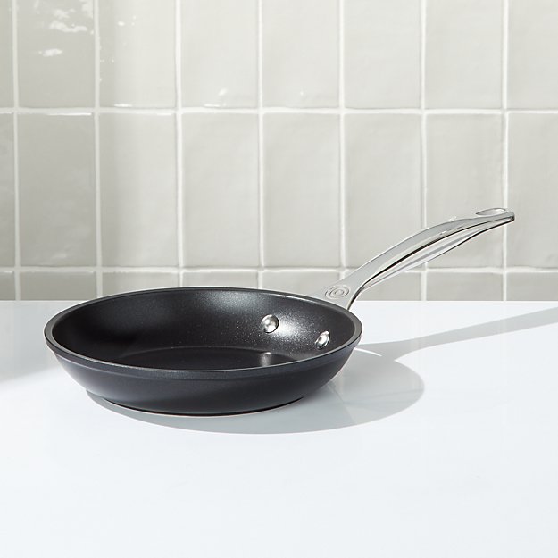 Le Creuset Toughened Non-Stick Pro 8