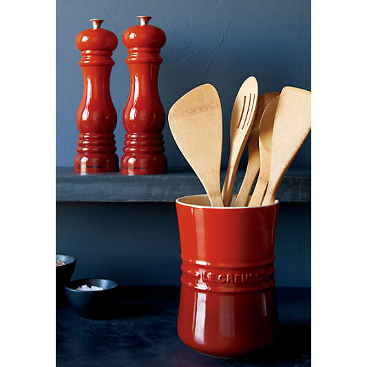 Le Creuset ® Cerise Red Salt Mill