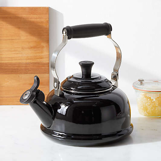 Le Creuset ® Classic Black Kettle