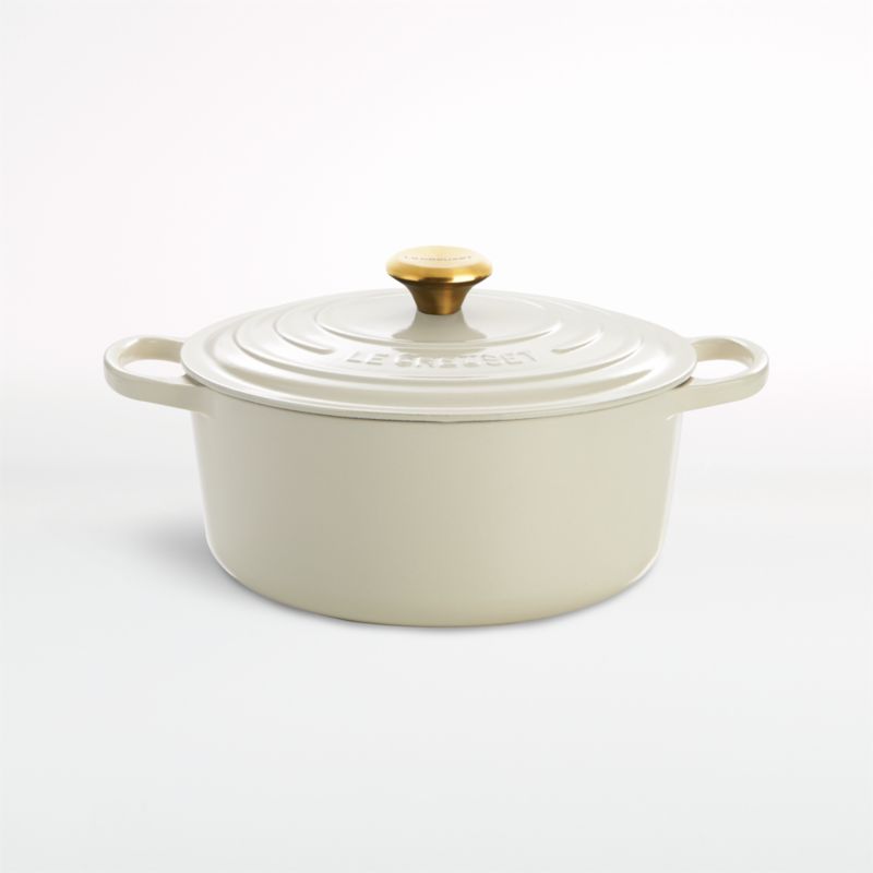 Le Creuset Signature Enameled Cast Iron Round Oven