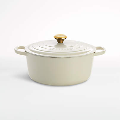 Le Creuset ® Signature 7.25-Qt. Cream Enameled Cast Iron Dutch Oven