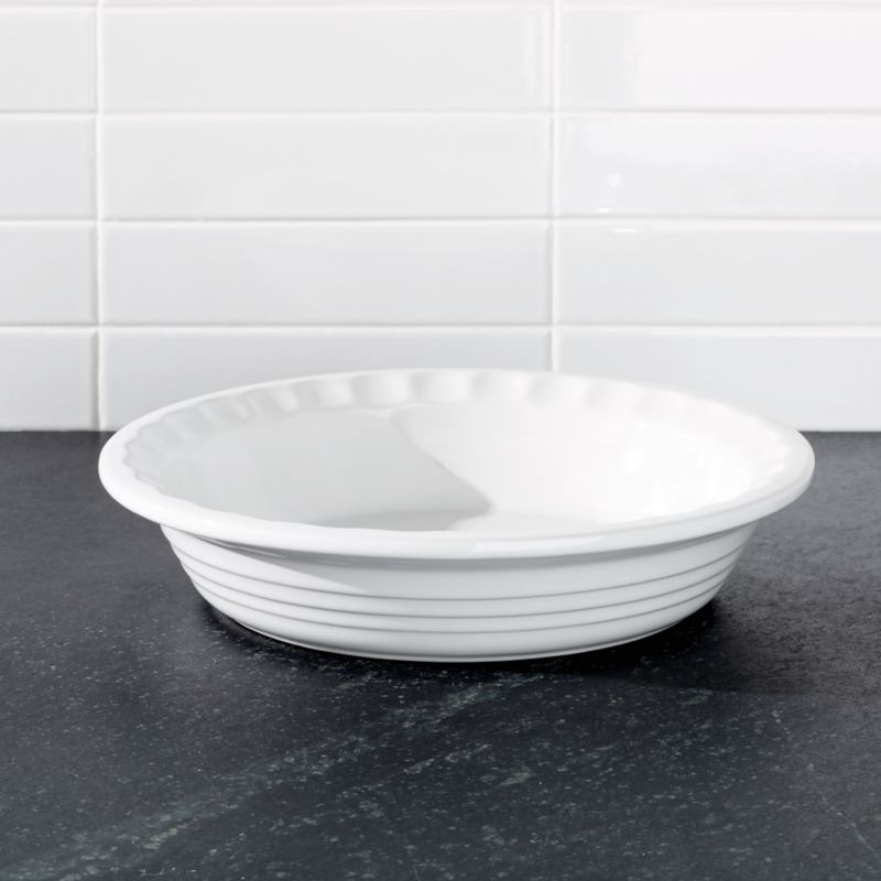 Le Creuset White Pie Dish + Reviews Crate & Barrel