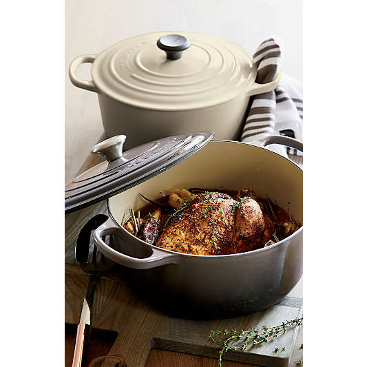 Le Creuset ® Signature 7.25-Qt. Oyster Enameled Cast Iron Round Dutch Oven