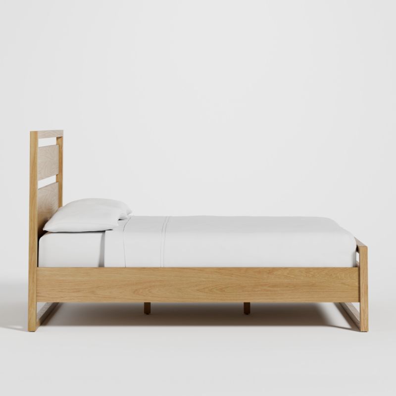 Leavitt Natural Oak Wood Queen Bed