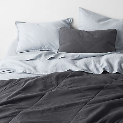 View EUROPEAN FLAX ™-Certified Linen Midnight Navy Blue Full/Queen Quilt details