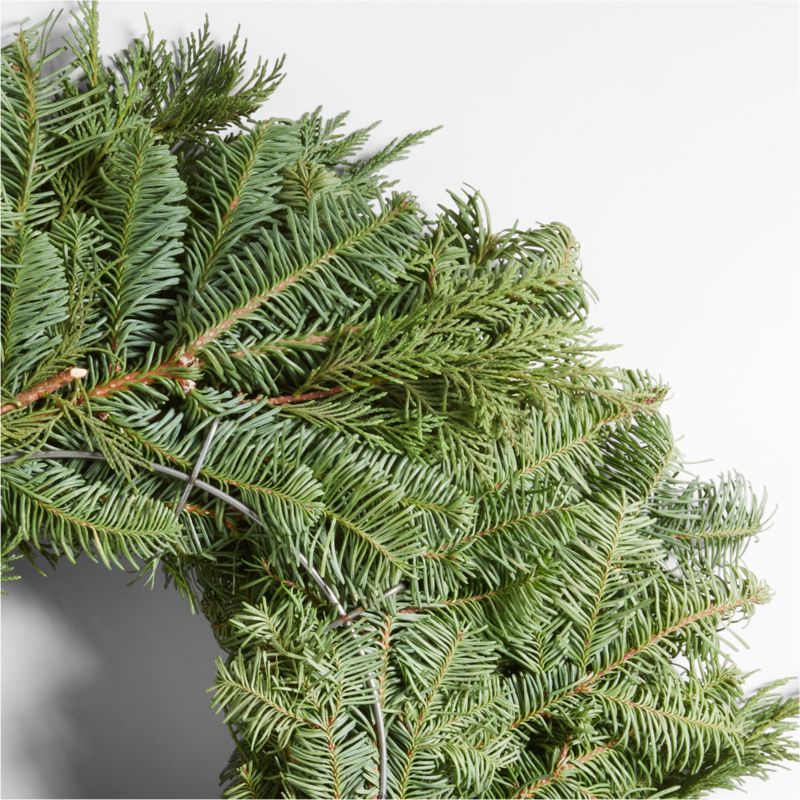 Live Cedar Pine Cone Wreath 22" - image 3 of 4